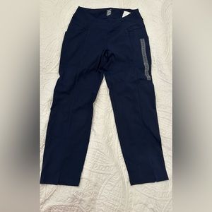 STRAIGHT LEG 7/8 PONTE PANT, Side panel pockets
Contour waistband, Navy Blue,
